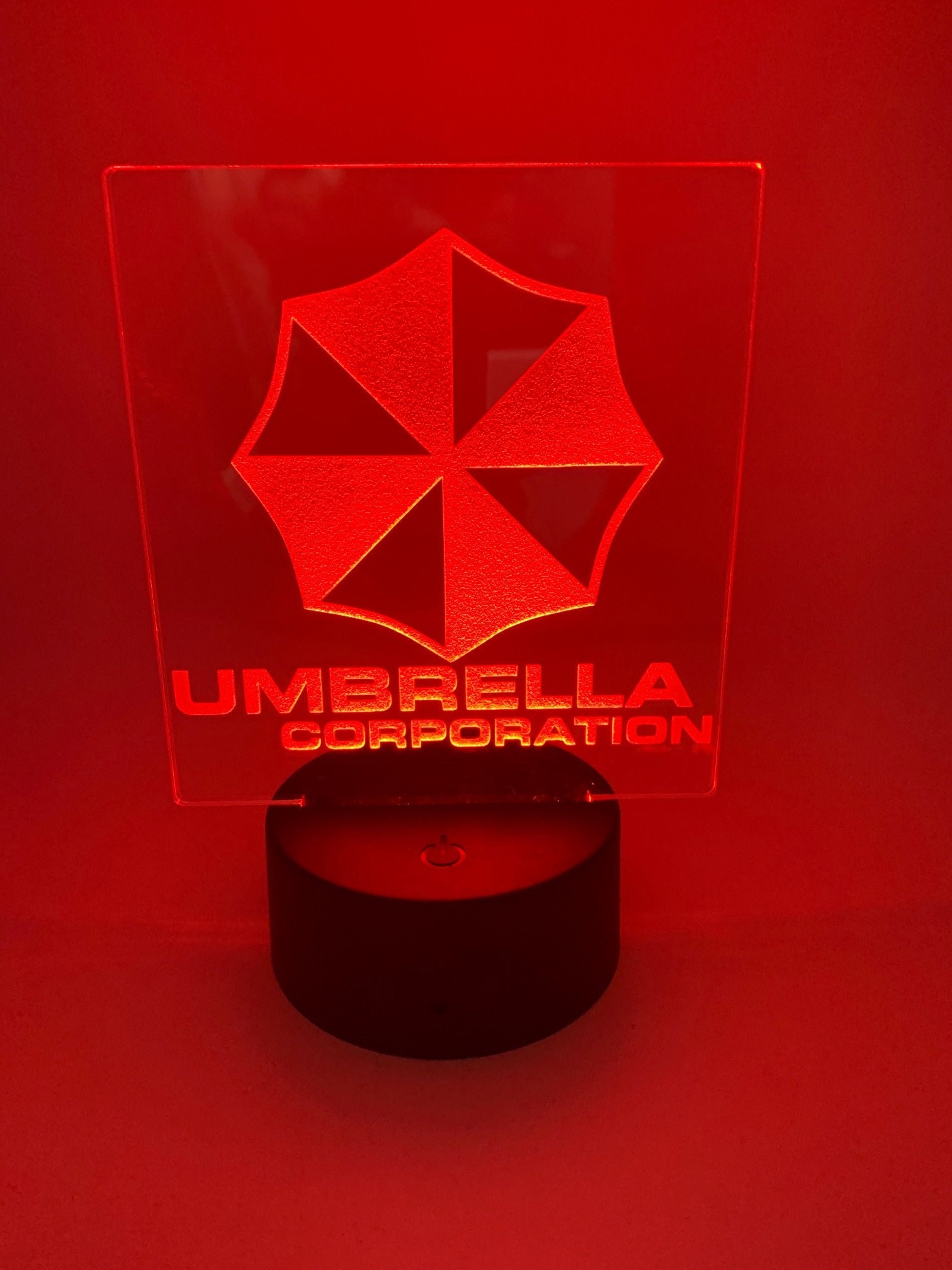 Resident Evil-inspired Umbrella Engraved LED Light - Desk light or