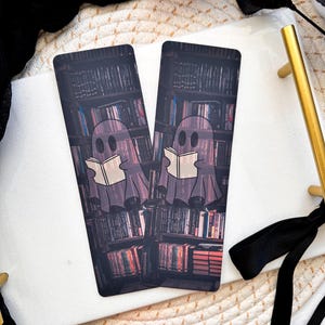 Spooky Ghost Bookmark: Haunted Library, Laminated Finish immagine 1