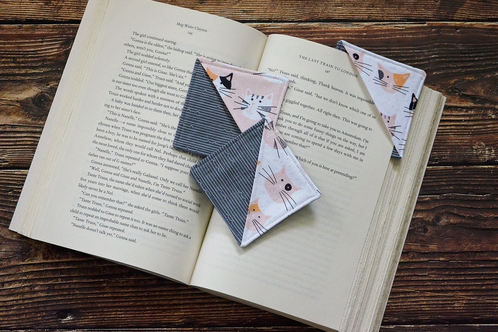 Cute Cats Corner Bookmarks cat fabric book corners fun | Etsy