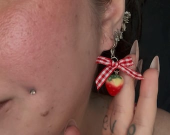 strawberry earrings with gingham bow - cottagecore kawaii fruit jewelry - summer jewelry