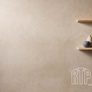 Puede incluir: Dos estantes de madera con una variedad de artículos decorativos, incluyendo jarrones, un portavelas y una pequeña planta. Los estantes están montados en una pared beige.