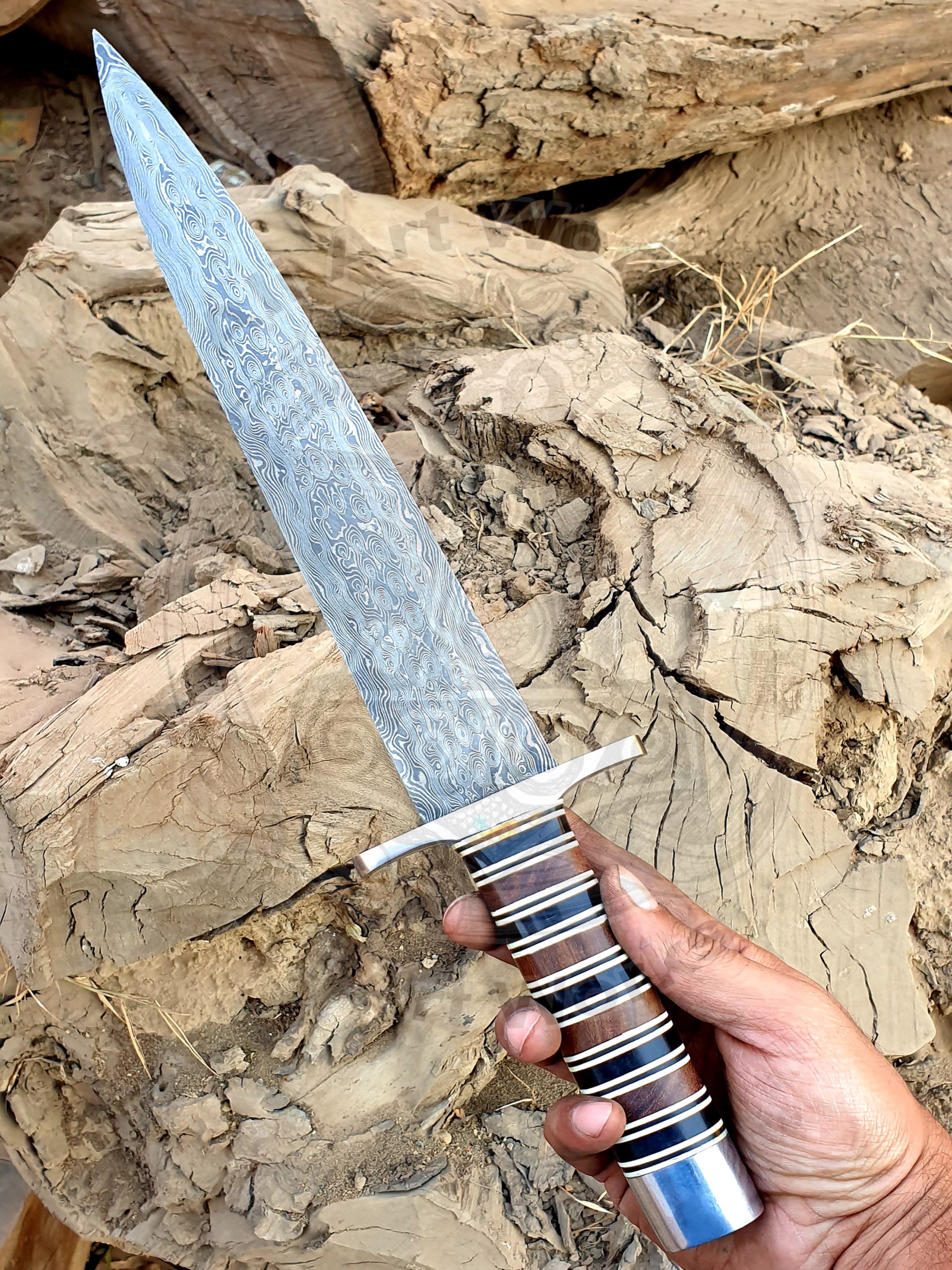 Walnut Damascus Bushcraft Knife  Yellowstone Spirit Southwestern