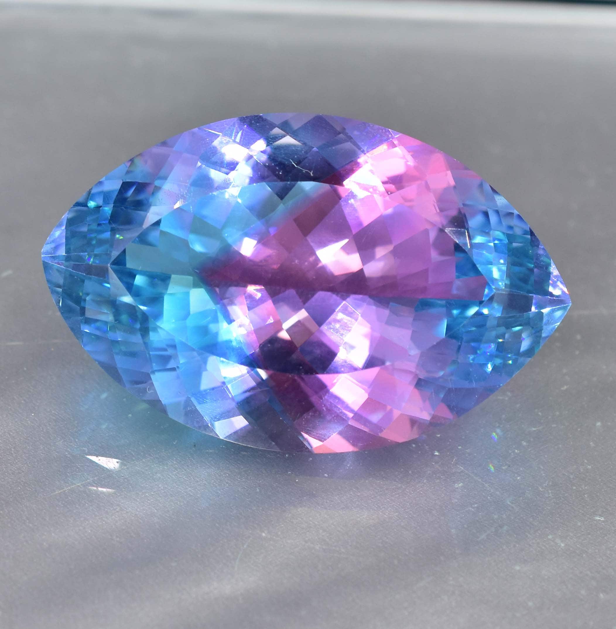 50 X 31 MM HUGE Flawless 159.70ct Natural Bi-color Blue-pink Parti