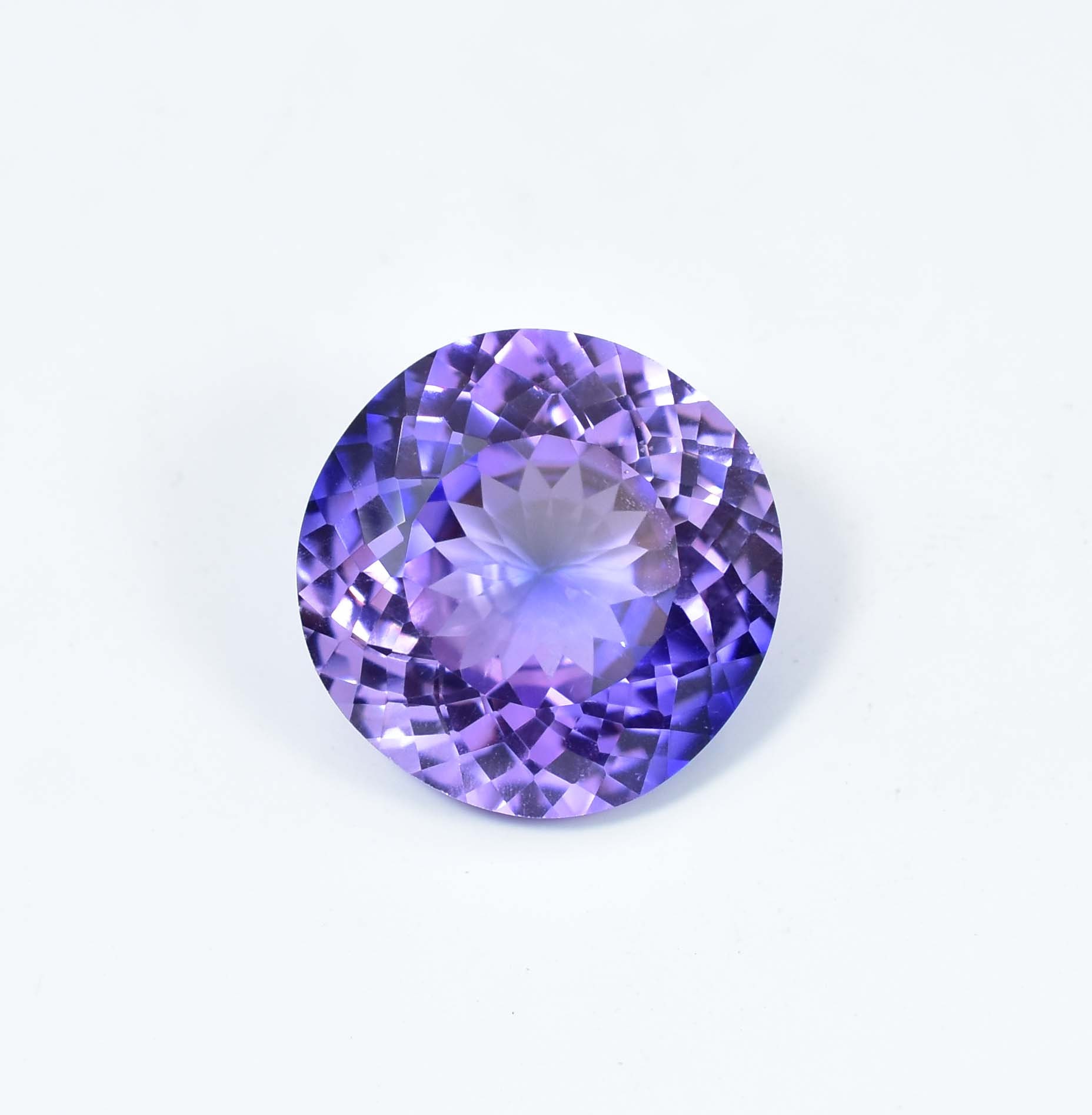 プルメリア　Purple Serendipity 23.55 Ct Vibrant Bi-color Purple and Blue Sapphire 100% Natural