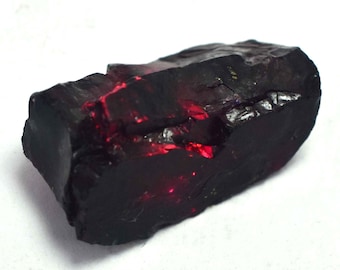 AAA+ Painite rossa naturale molto rara da 33,10 ct, sfaccettatura birmana grezza non riscaldata (GIT), certificata di qualità molto bella 24,80 x 12,90 x 9,90 mm