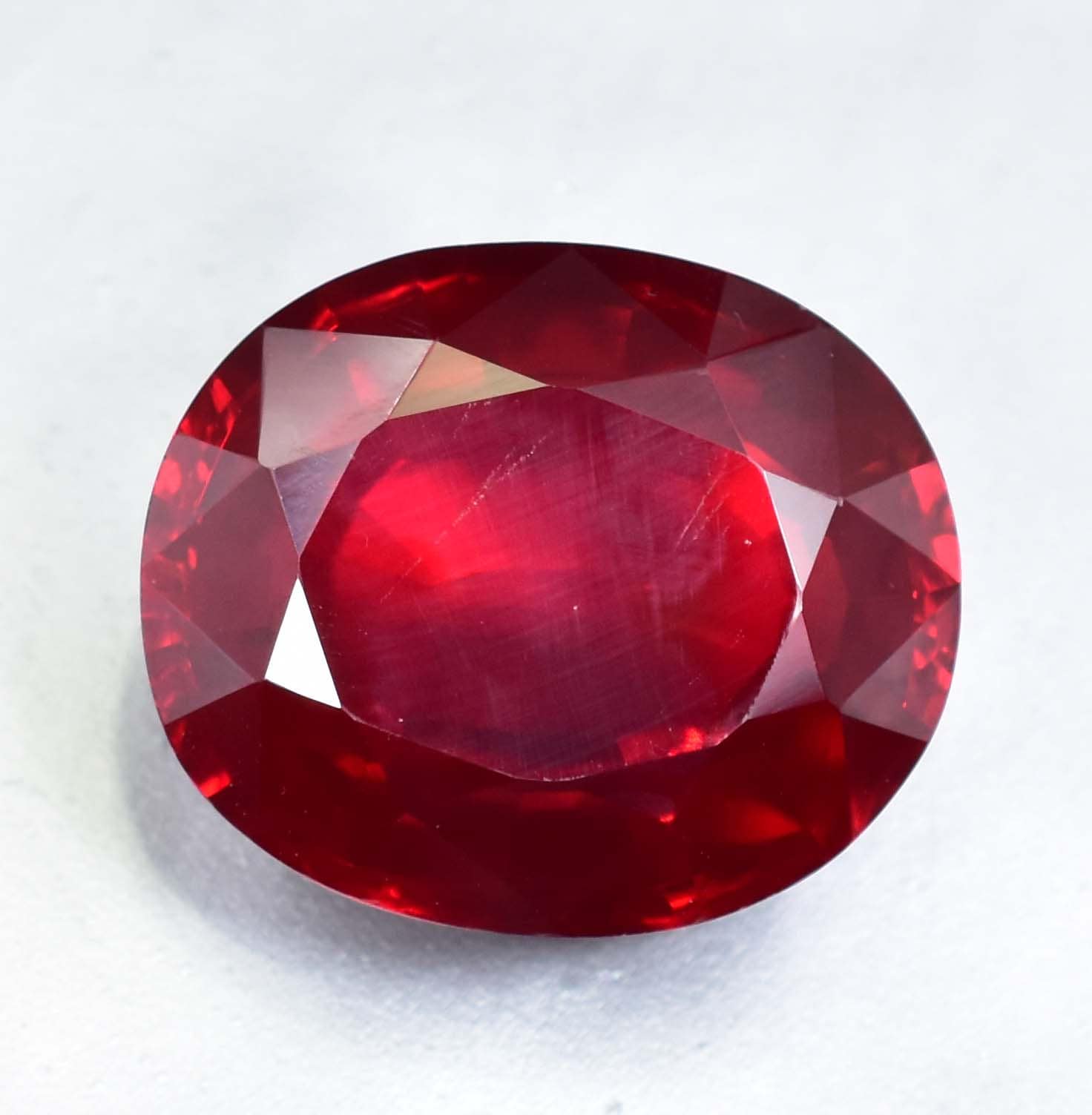 Pietra Preziosa Di Rubino Creata In Laboratorio: Taglio A Cuscino, 25 Ct (17 X 17 X 8 Mm) - Italia