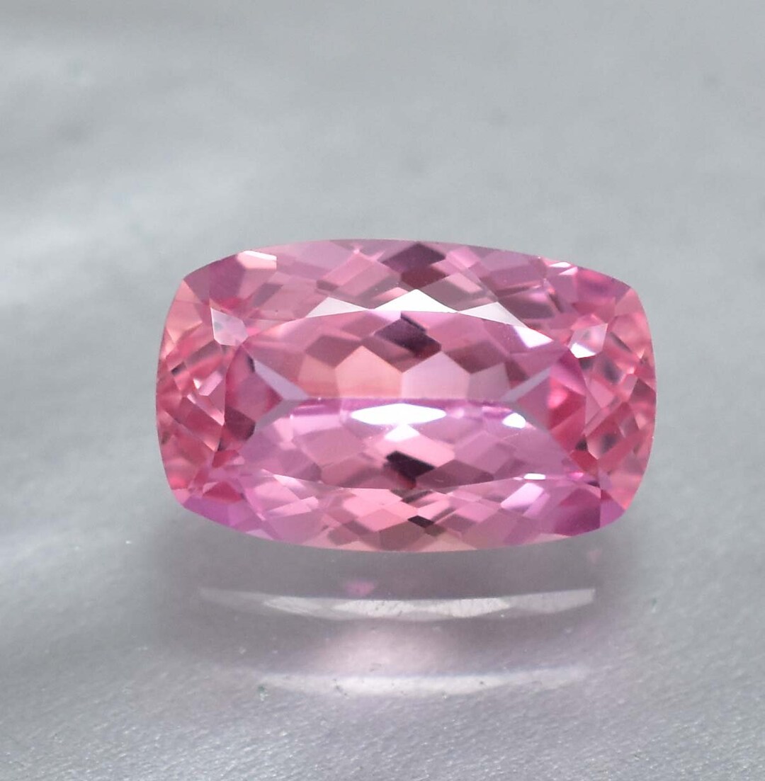 Spinelle Padparadscha Vert Naturel 22.10 Carats - 17x13 Mm - EGL Certifié - Neuf Sans Boîte