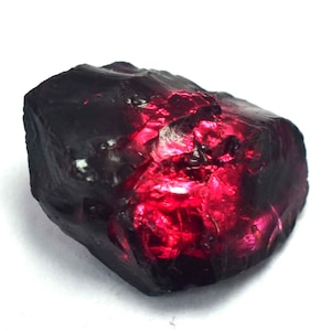 AAA+ 24.00 Ct Very Rare Natural Red Painite Rough Unheated Burmese Facet (GIT) Certified Very nice Quality 20.32 x 15.14 x 10.19 mm