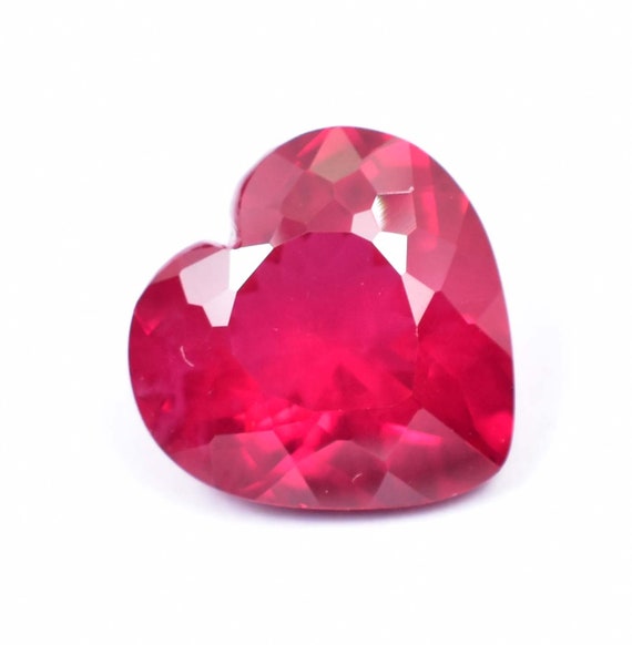 Rubis Naturel Du Mozambique 9.00 Ct – Coupe émeraude, Rouge Sang, Traité Thermiquement, Pierre Seule