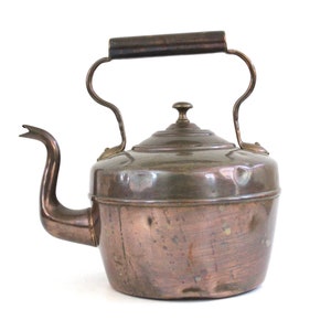 Traditional Antique Copper Kettle with Elegant Handle and Lovely Patina || Vintage Kitchen Copper Kettle || Retro Rustic Farmhouse Decor