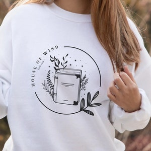 House of Wind Book Club Cozy Sweatshirt | OFFICIALLY LICENSED | Sarah Maas Sjm Crew Neck Court of Silver Flames ACOSF Nesta Cassian Nessian