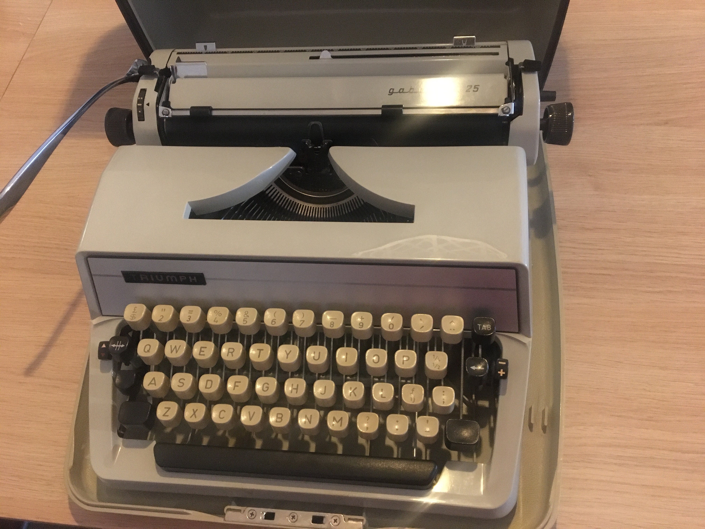Old Vintage Typewriter Triumph gabriele 25 uit 1972 perfecte Etsy