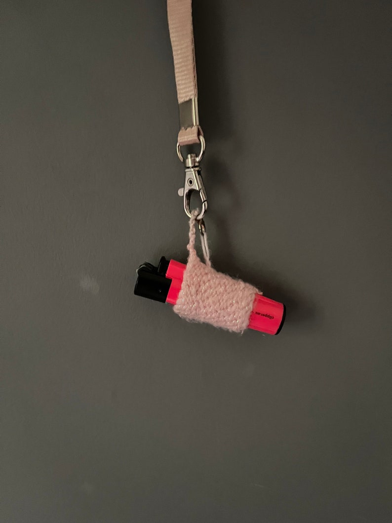 CROCHET VAPE NECKLACE A Cute Holder With Optional Lighter Holder and