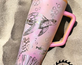 Brumate 30 lub 40oz Era Tumbler - Scena z żółwiem morskim - Pełne opakowanie, trwale grawerowane laserowo