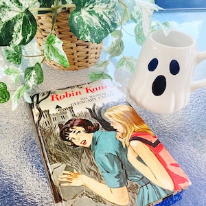 The Mystery of Glengary Castle by Eileen Hill (1966)
