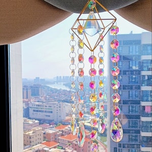 Crystal Suncatcher Sun Catching Ornament,Window Decor, Window Hanging Wind Chime,Gemstone Prism Ball Rainbow， Crystal Window Hanging