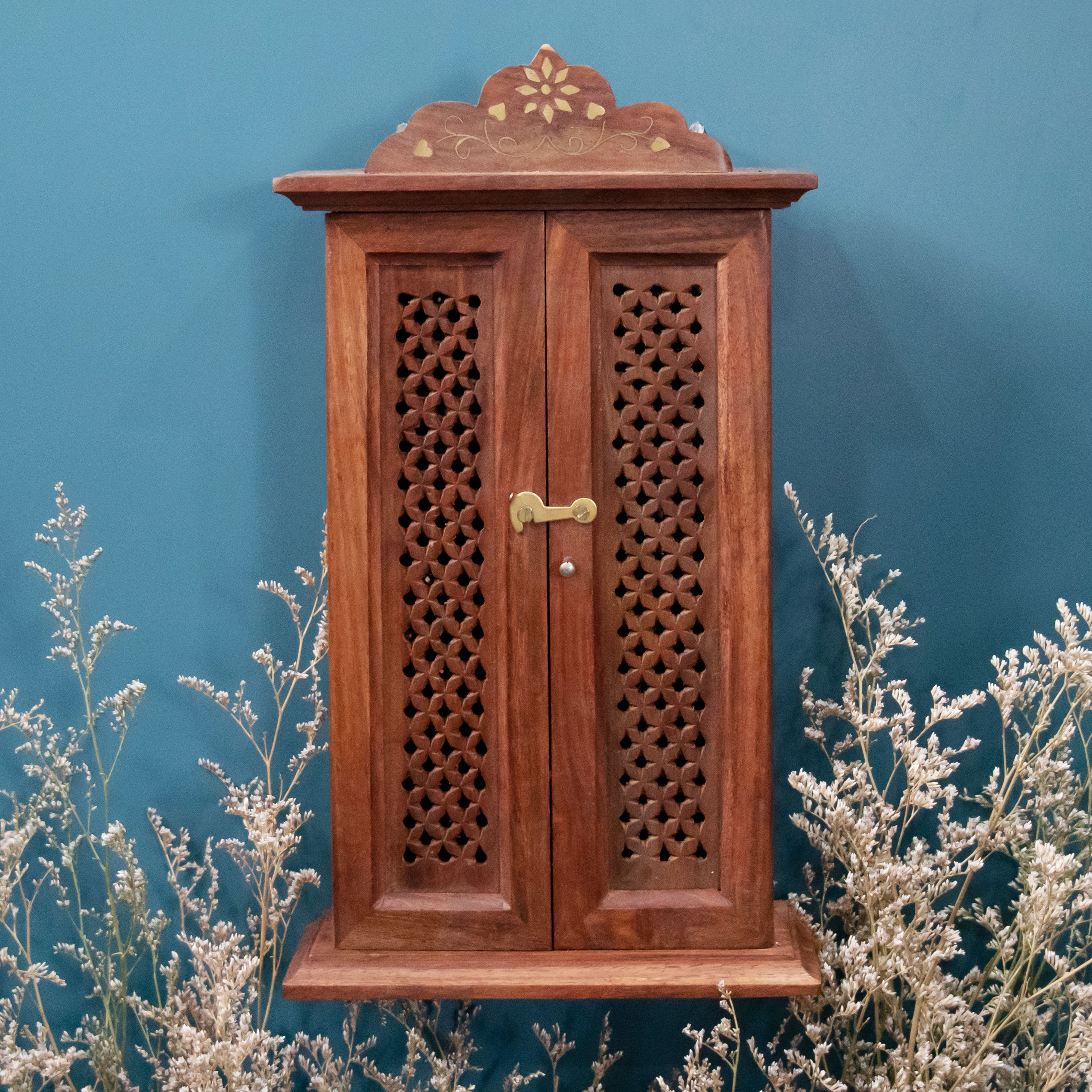 Wooden almirah rate deals