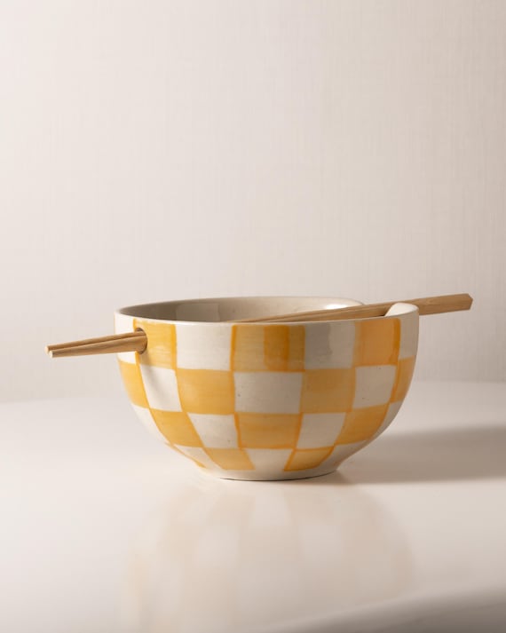 Handcrafted Ceramic Ramen Bowl: Yellow Checkered Design, Chopstick Holder