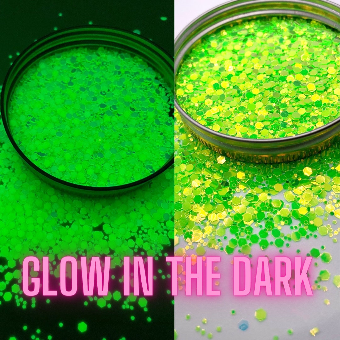Fluorescent Neon Green Glow in the Dark Iridescent Glitter for Snow