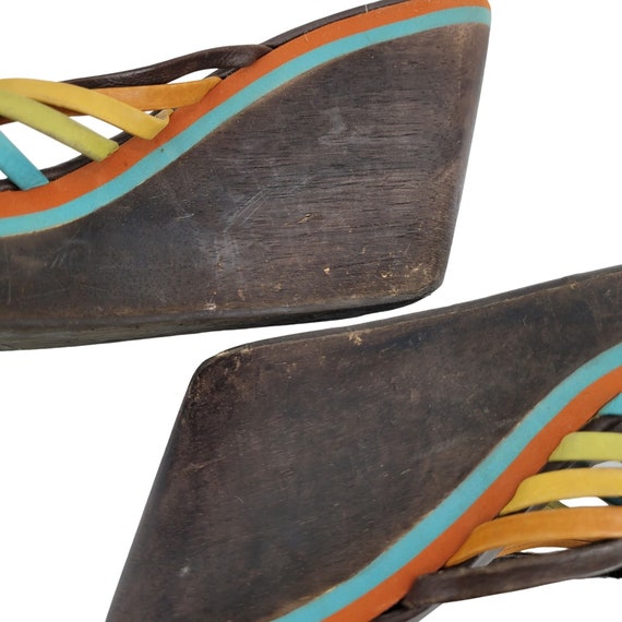 Vintage 90s Does 70's BCBG Platform Wedge Sandals… - image 6
