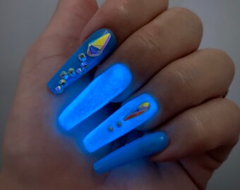 glow stick nails