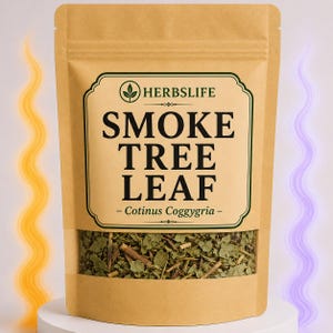 Könnte beinhalten: Ein Kraftpapierbeutel mit Rauchbaumblatt, Cotinus Coggygria, mit einem transparenten Fenster, das die getrockneten Blätter zeigt. Der Beutel hat ein Etikett mit dem Herbslife-Logo und Text. Der Hintergrund hat gelbe und violette Wellenlinien.