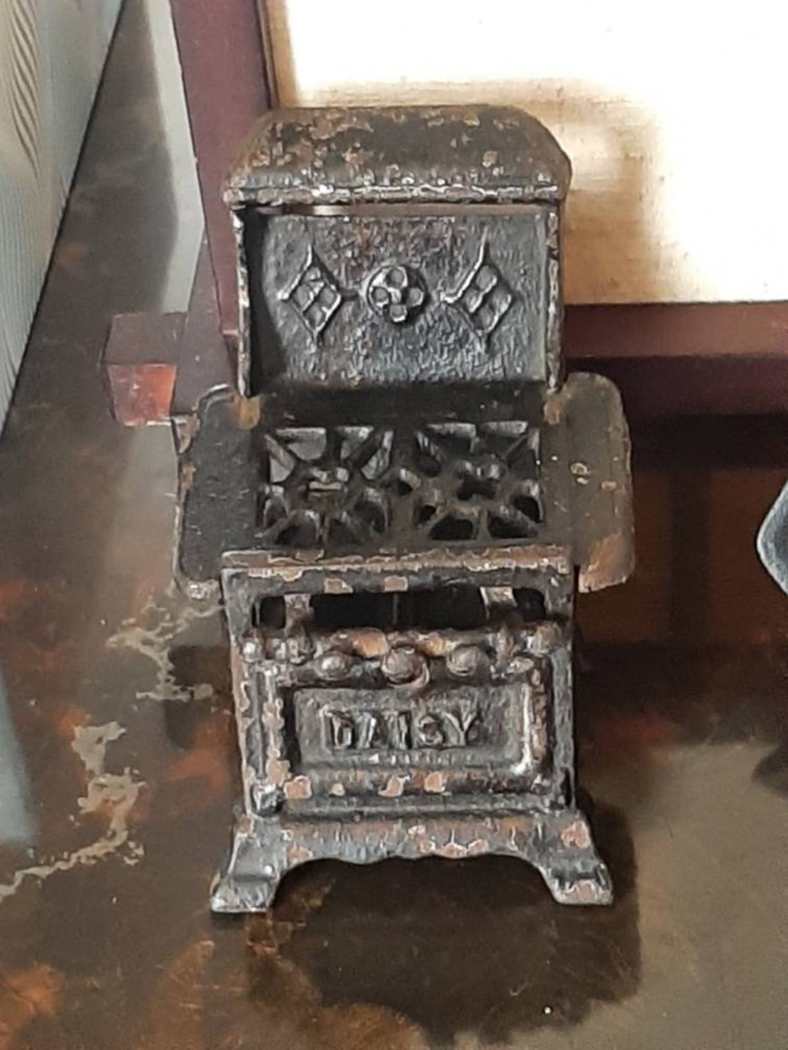 Antique vintage cast iron dollhouse Daisy stove and miniature Etsy
