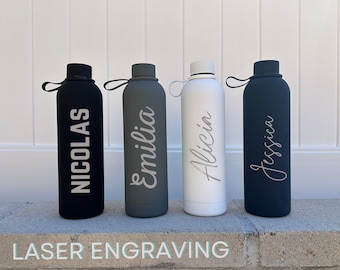 名入れ刻印入りウォーターボトル 25オンス | カスタムネームボトル | ステンレス製