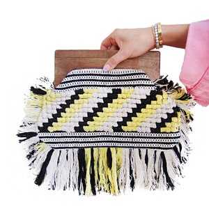 Wooden Frame Clutch Bag Beach Party Bag for Women&#39;s Unique Embroidery handbag