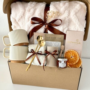 Self Care Gift Box, Blanket Gift Basket, Hygge Gift, Birthday Gift Set, Gift Box For Women, Mom Care Package For Her, Thank You Gift Idea Box 4