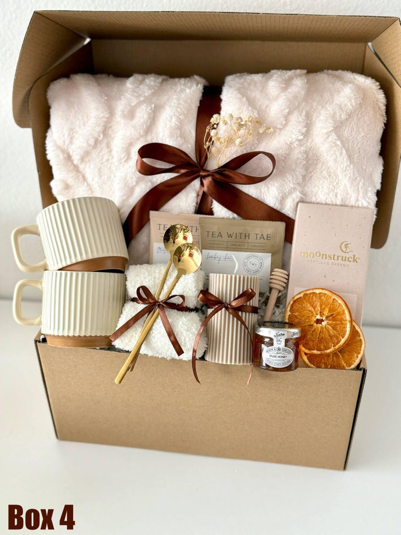 Self Care Gift Box, Blanket Gift Basket, Hygge Gift, Birthday Gift Set, Gift Box For Women, Mom Care Package For Her, Thank You Gift Idea Box 4