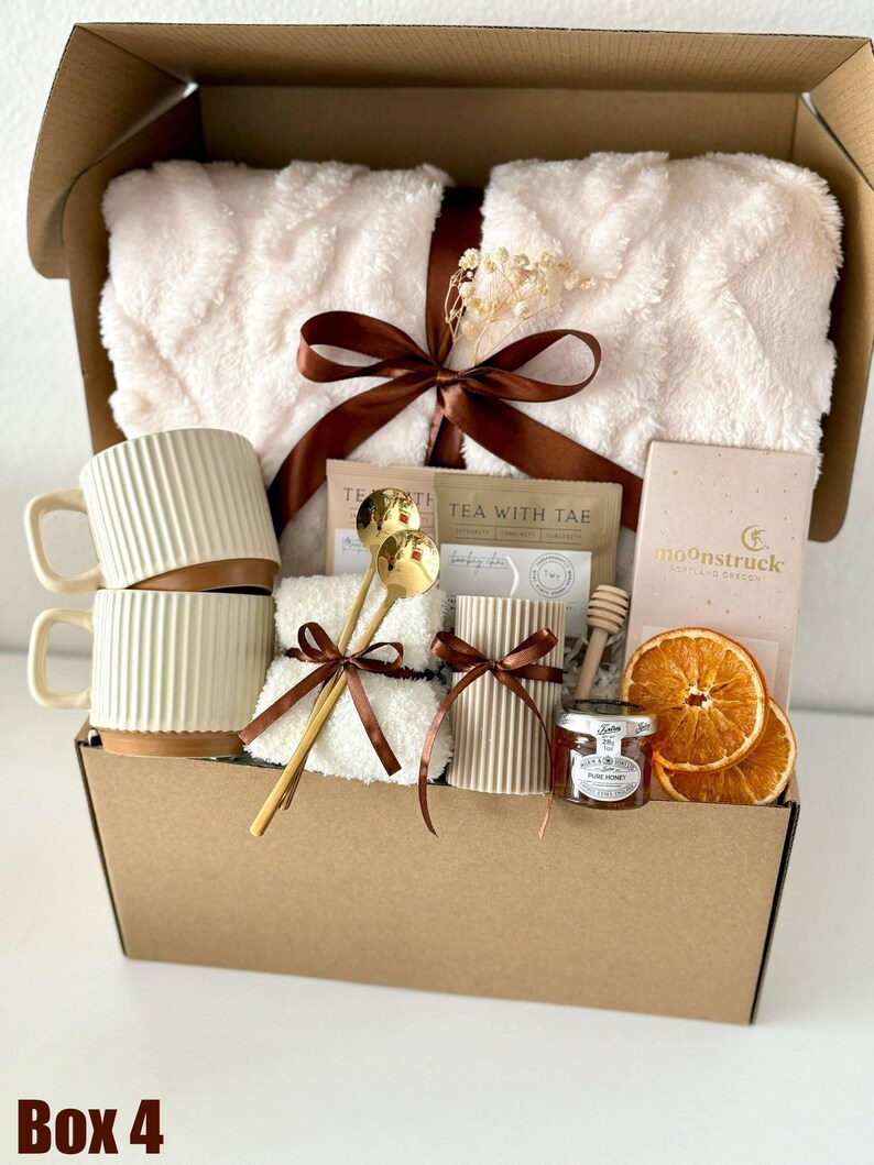 Self Care Gift Box Blanket Gift Basket Hygge Gift Birthday Gift Set Self Care Gift Box Blanket Gift Basket Hygge Gift Birthday Gift Set