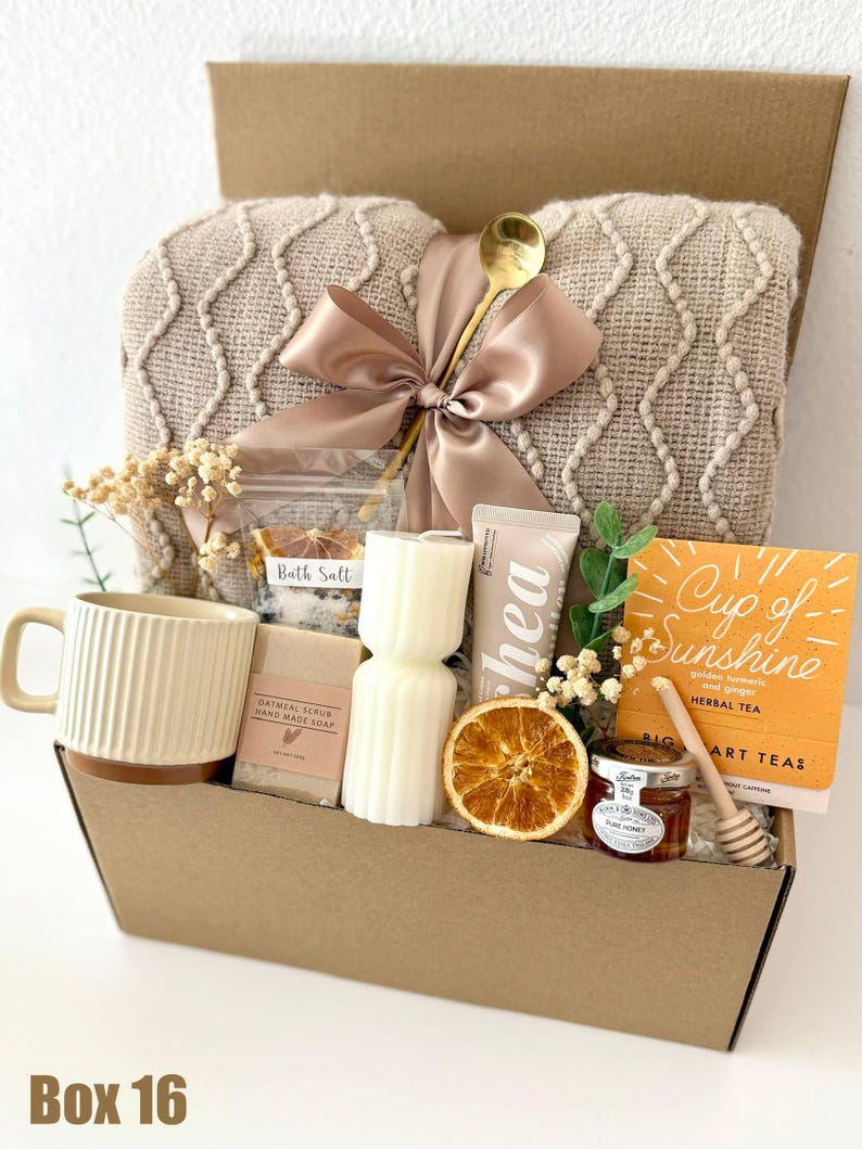 Self Care Gift Box, Blanket Gift Basket, Hygge Gift, Birthday Gift Set, Gift Box For Women, Mom Care Package For Her, Thank You Gift Idea Box 16