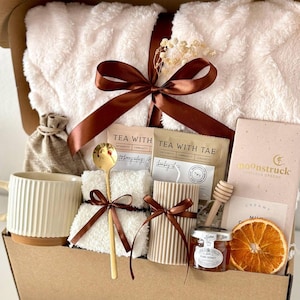 Self Care Gift Box, Blanket Gift Basket, Hygge Gift, Birthday Gift Set, Gift Box For Women, Mom Care Package For Her, Thank You Gift Idea image 1