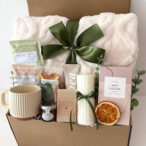 Self Care Gift Box, Blanket Gift Basket, Hygge Gift, Birthday Gift Set, Gift Box For Women, Mom Care Package For Her, Thank You Gift Idea Box 12