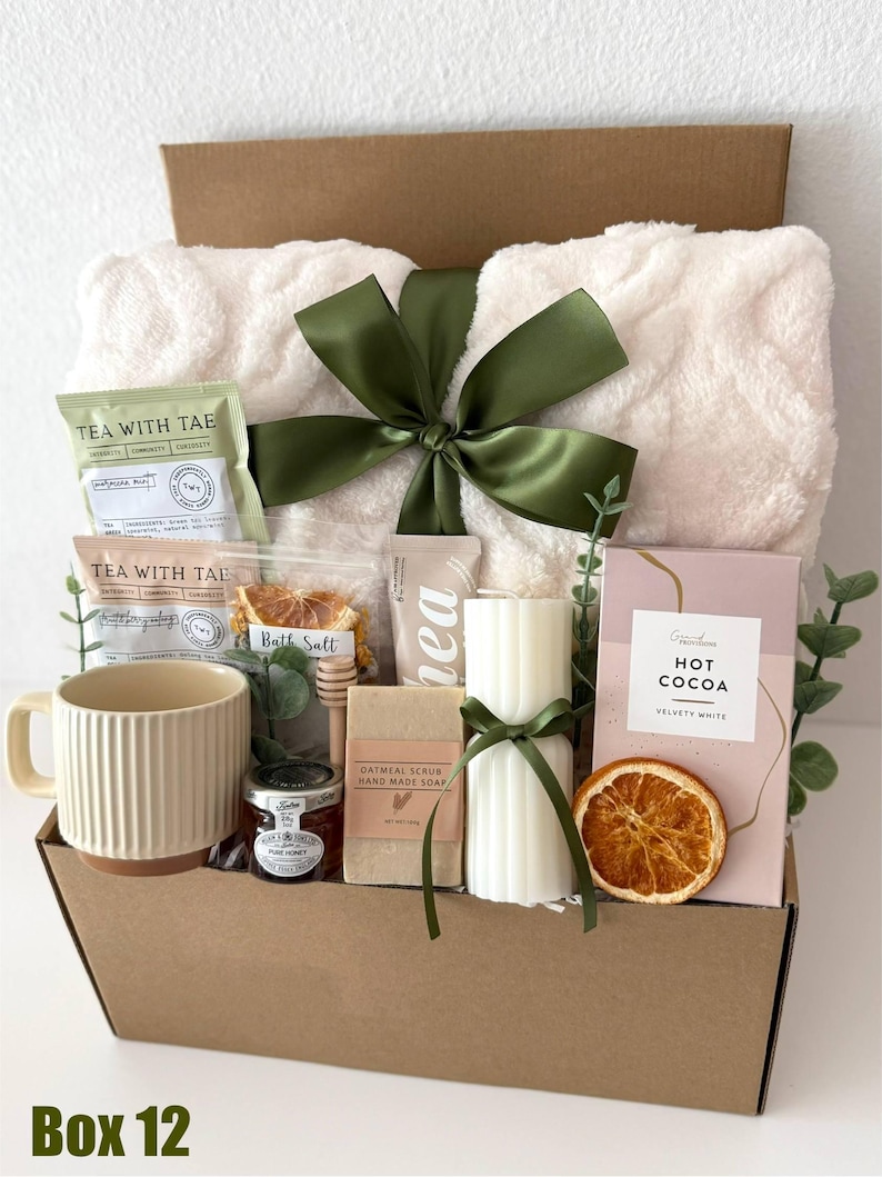Self Care Gift Box, Blanket Gift Basket, Hygge Gift, Birthday Gift Set, Gift Box For Women, Mom Care Package For Her, Thank You Gift Idea Box 12