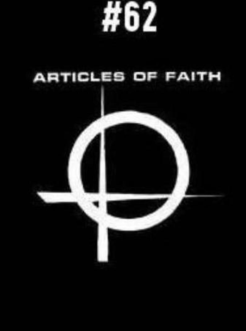 Pu&ograve; includere: Logo in bianco e nero con il testo "Articles of Faith" e il numero "#62". Il logo presenta un cerchio con una croce al suo interno.