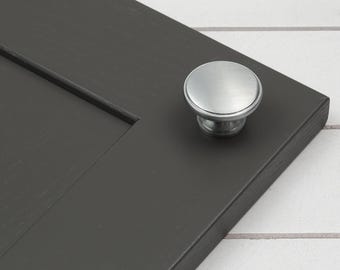 Pomello per mobile in cromo satinato, in ottone massiccio, tradizionale, classico, rotondo, per porta di credenza e cassetto della cucina, maniglia per guardaroba in stile Shaker argentato