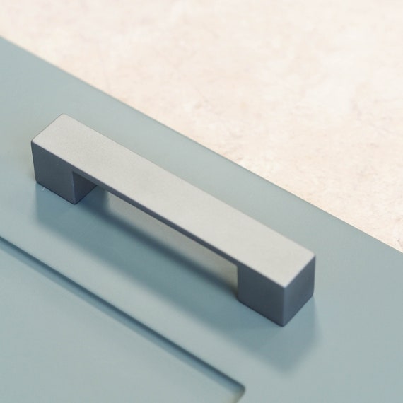 Lot De 10 Poignées De Meubles Moderne 96mm Poignées Pour Porte Placard Armoire Avec Vis Noir 99066542