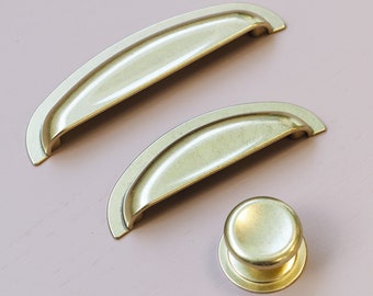 Antique Brass Kitchen Cabinet Shaker Cup Handles 96mm & 128mm Matching Knob Bathroom Bedroom Door Drawer Wardrobe Cupboard Furniture