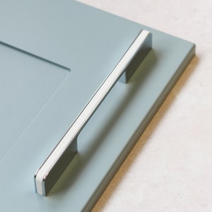 Gloss White & Polished Chrome Kitchen Cabinet Modern D Handle 160mm Bedroom Bathroom Office Wardrobe Cupboard Door Drawer Pull