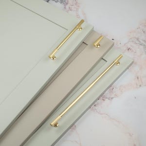 Mässingsstrukturerade skåphandtag och matchande knopp med rörformad modern guldfärgad lådhandtag för möbler, renovering, uppgradering