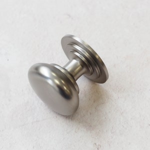 Shaker Nickel brossé pour armoires de cuisine, poignée en forme de tasse, 64 mm, boutons ronds assortis, 38 mm et 42 mm, porte de meuble, tiroir, penderie, chambre, salle de bain image 9