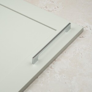 Maniglia sottile quadrata da 192 mm per ante di armadietti e cassetti in cromo lucido, ricambio per Upcycle Silver Grey