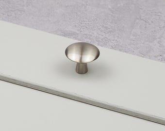 Pomo de níquel cepillado para armario, pequeño, redondo, satinado, gris plateado, minimalista, circular, para puerta de armario de cocina, mueble, cajón, reciclable, restaurado, bricolaje