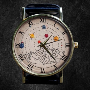 Sonnensystem Uhr, Druck / Grafik NOT Anglicanum, Unisex Uhr, Metalluhr, personalisiertes Geschenk für Geburtstag, Jubiläum & Festival