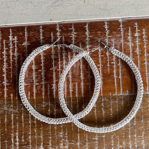 Draht häkeln Hoop Ohrringe 3,5 ”Extra Große Hoops Extra Ohrring Enorme Creolen Statement Schmuck Draht Ohrringe Silber Hoops Häkelschmuck