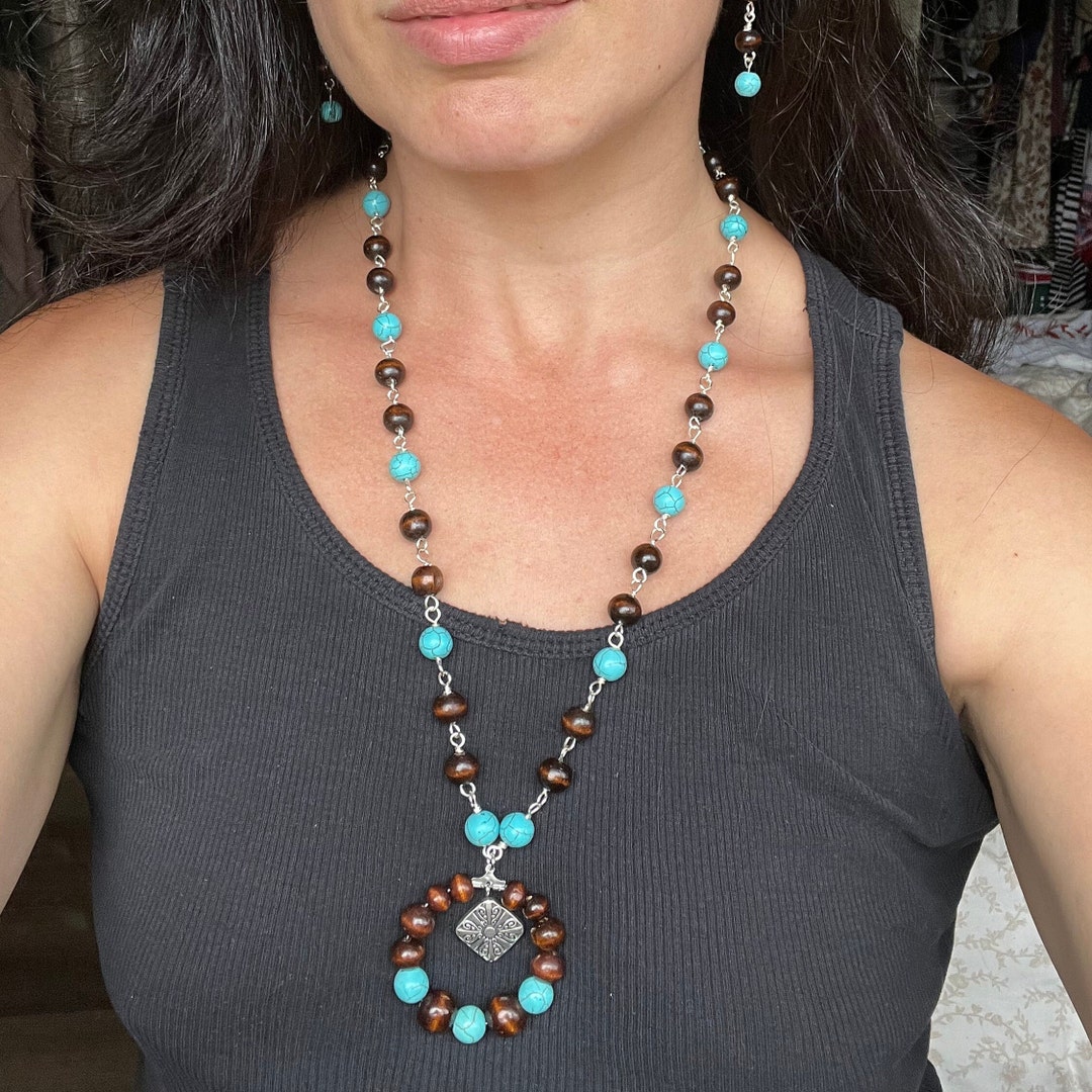 White Turquoise & Wood Melon Beaded Necklace