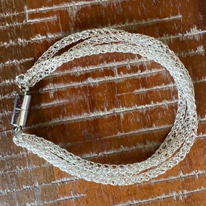 Drei Strang Draht gehäkelt Armband gestapelt Armband Silber Armband Gold Armband RoseGold Armband Zarte Schmuck Magnetverschluss Metall