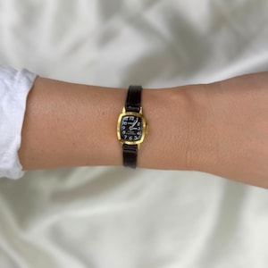 Mystery Vintage Leather Strap Watch, Bookish 90s Aesthetic Gift for Her, Working Retro Timepiece, Academia Jewelry Surprise image 3